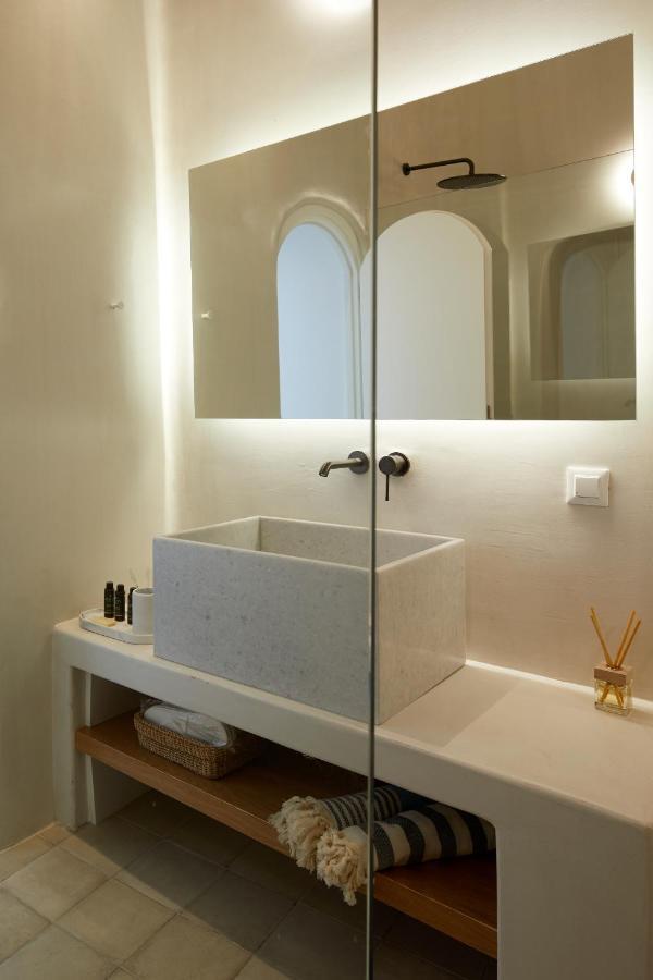 Thiro Exclusive With Private Jacuzzi Apartment